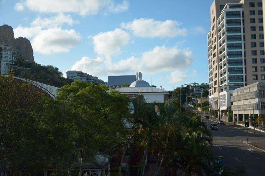 Clarion Hotel Townsville Exterior photo